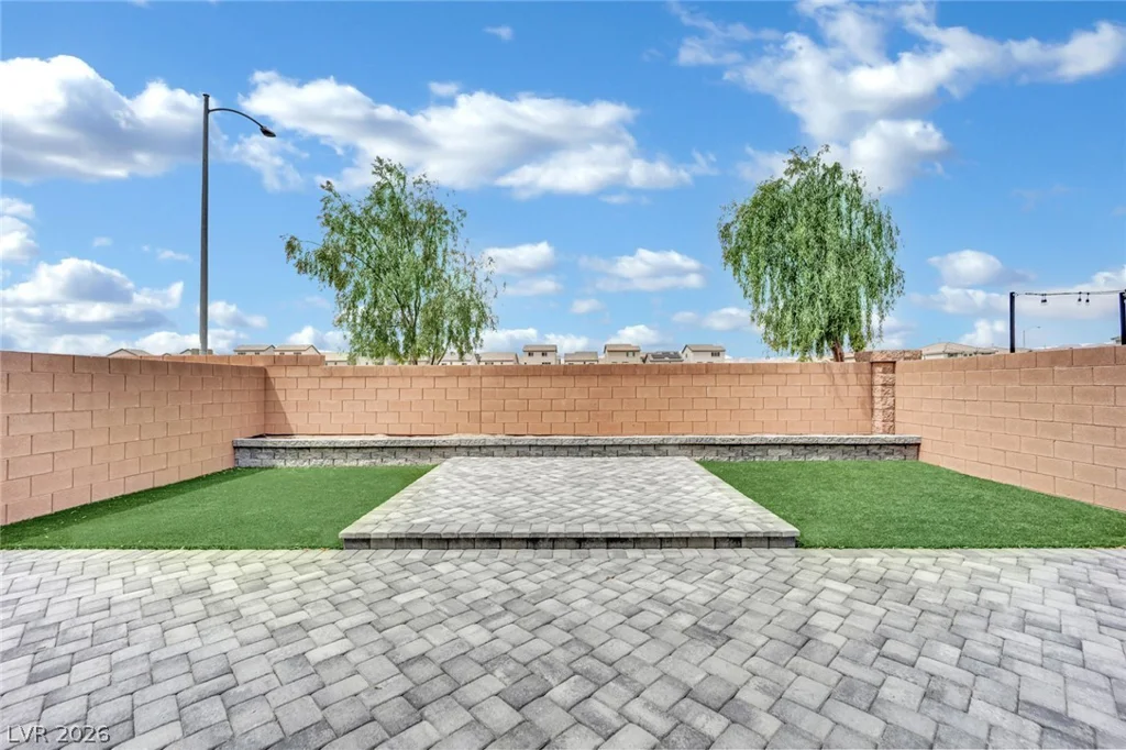 10327 Dallington, Las Vegas, NV 89141