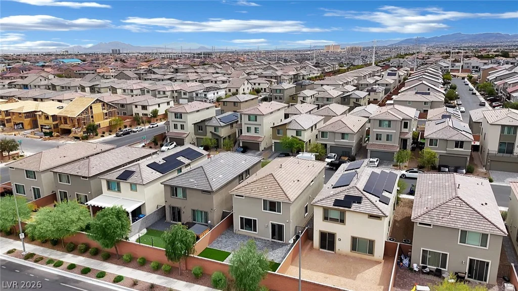 10327 Dallington, Las Vegas, NV 89141