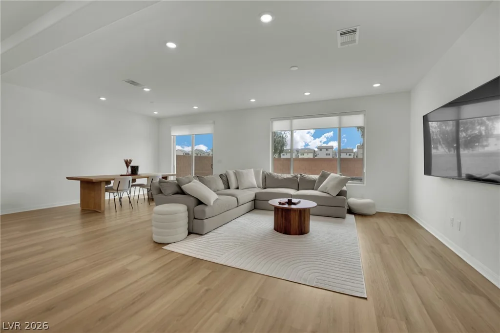 10327 Dallington, Las Vegas, NV 89141