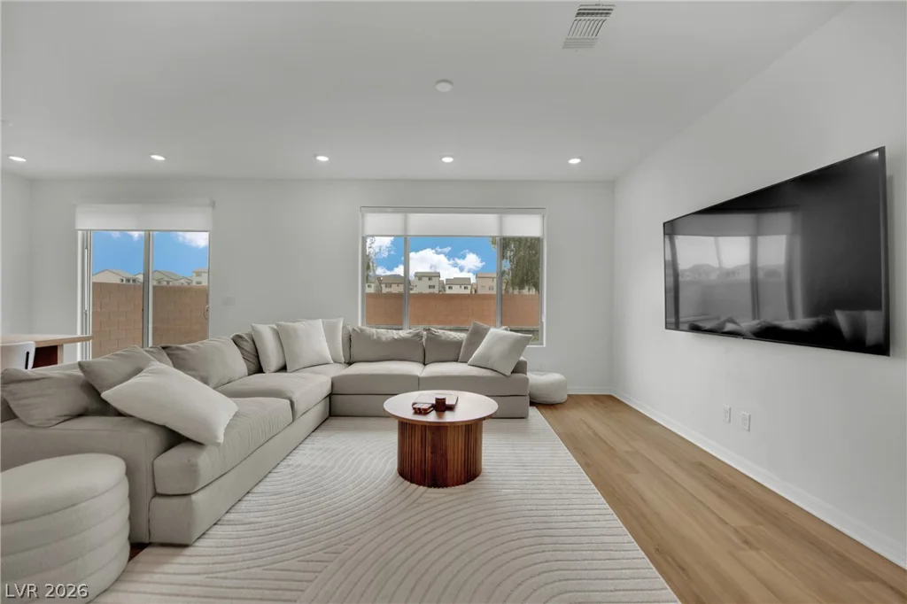 10327 Dallington, Las Vegas, NV 89141