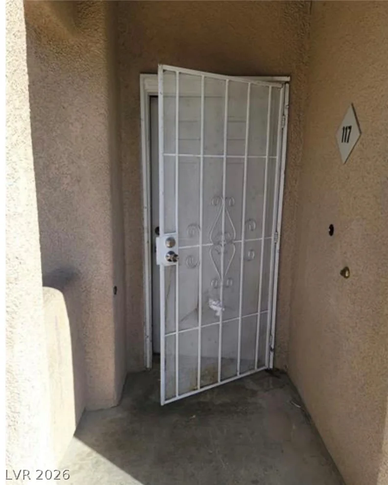 5750 Hacienda, Las Vegas, NV 89122