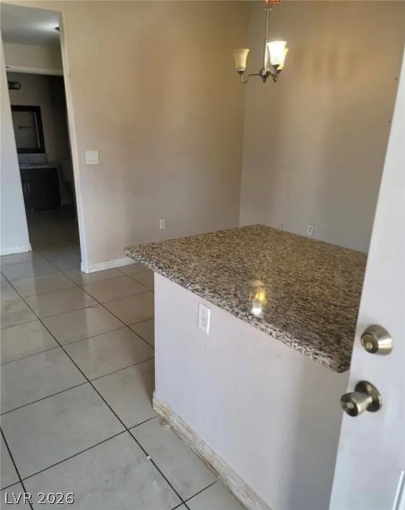 5750 Hacienda, Las Vegas, NV 89122