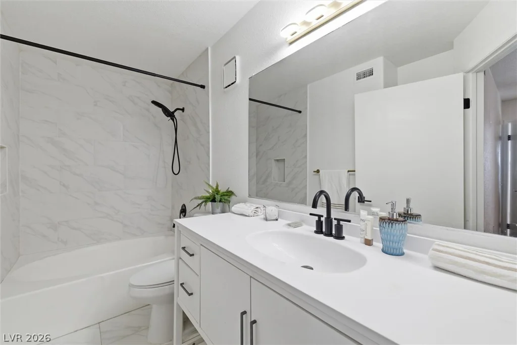 7950 Flamingo, Las Vegas, NV 89147