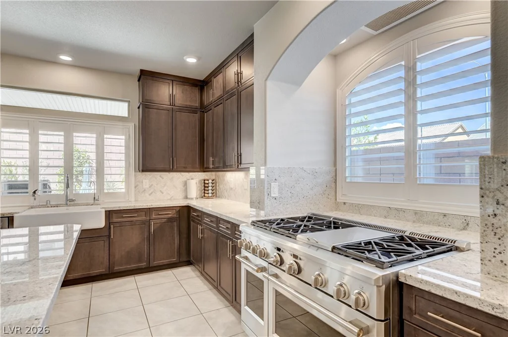 8603 Hallcrest, Las Vegas, NV 89139