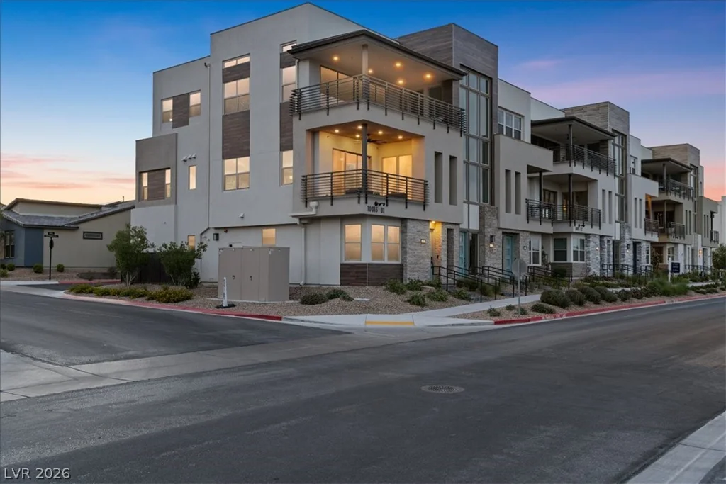 10001 Hematite, Las Vegas, NV 89143