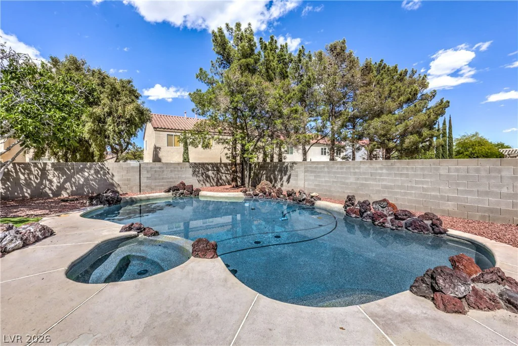 10008 Dusty Winds, Las Vegas, NV 89117
