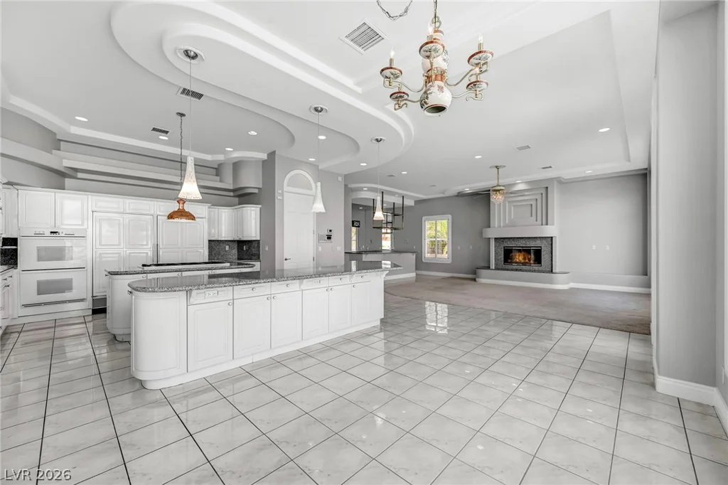 8798 Big Bluff, Las Vegas, NV 89148