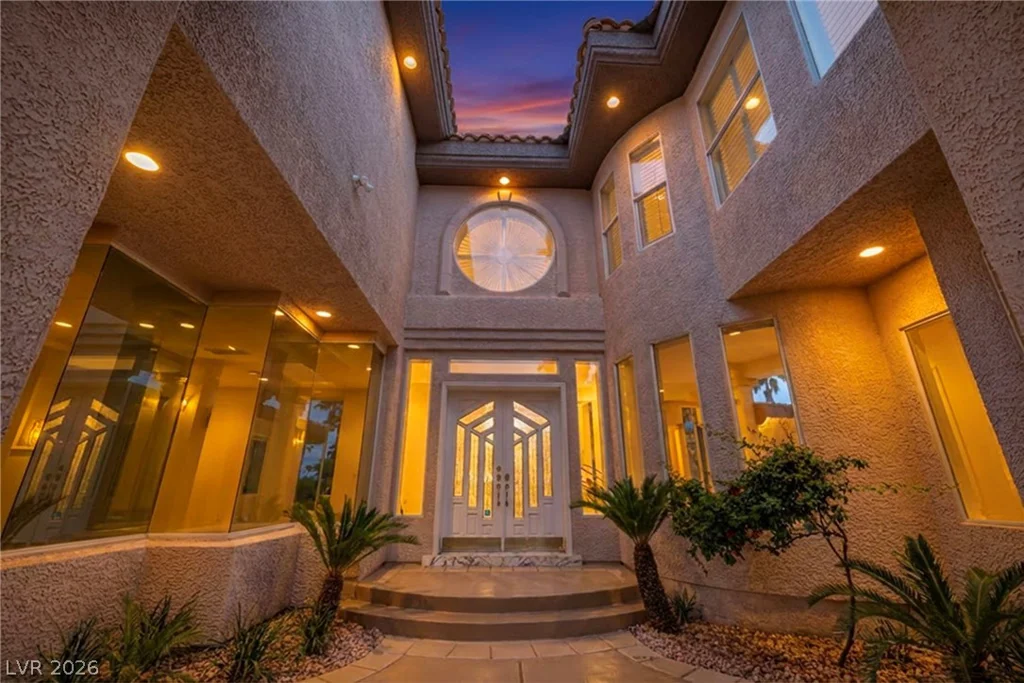 8798 Big Bluff, Las Vegas, NV 89148