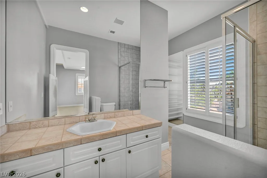8798 Big Bluff, Las Vegas, NV 89148