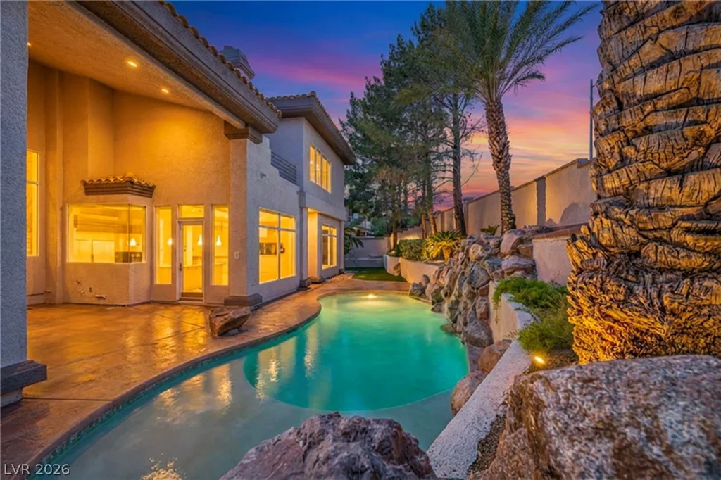 8798 Big Bluff, Las Vegas, NV 89148