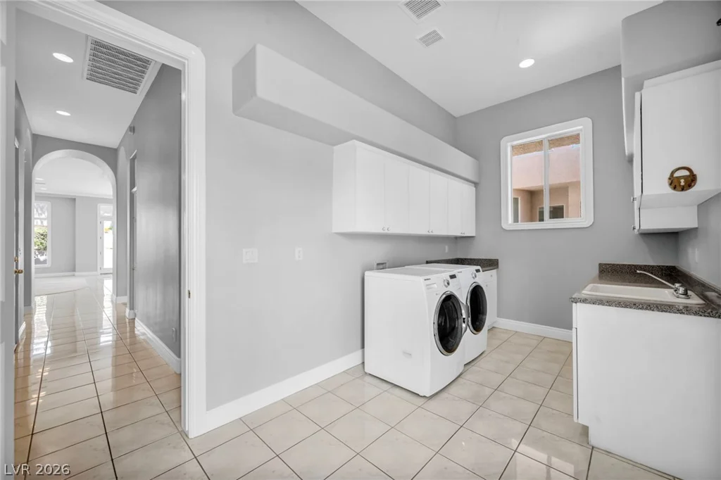8798 Big Bluff, Las Vegas, NV 89148
