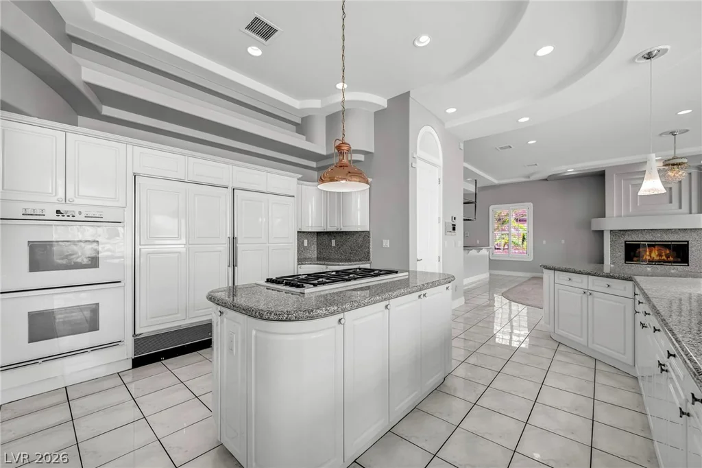 8798 Big Bluff, Las Vegas, NV 89148