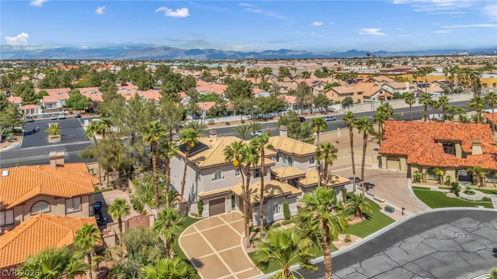 8798 Big Bluff, Las Vegas, NV 89148