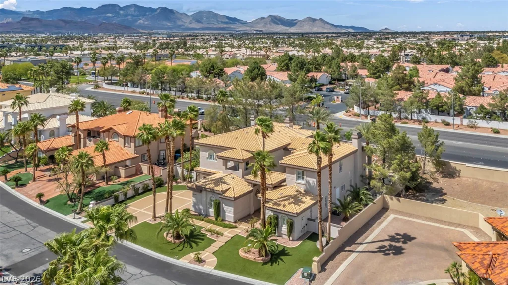 8798 Big Bluff, Las Vegas, NV 89148