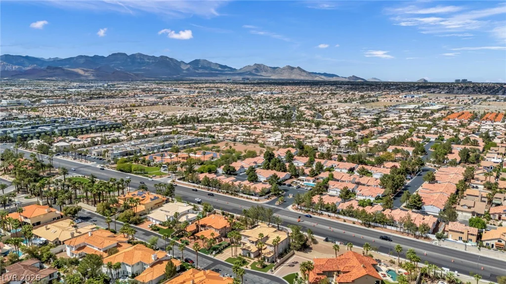 8798 Big Bluff, Las Vegas, NV 89148
