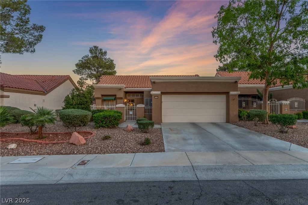 2712 Showcase, Las Vegas, NV 89134