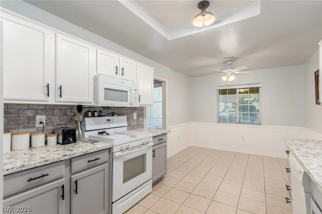 2712 Showcase, Las Vegas, NV 89134