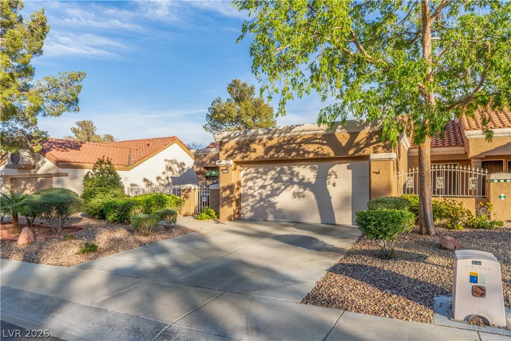 2712 Showcase, Las Vegas, NV 89134