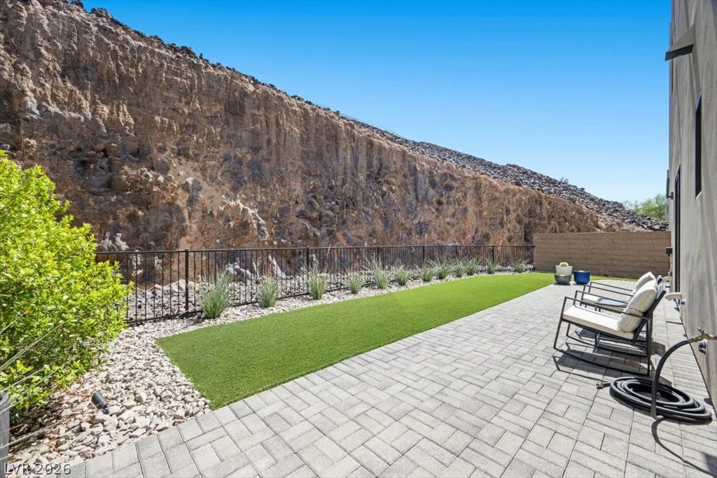 386 Solitude Peak, Henderson, NV 89012
