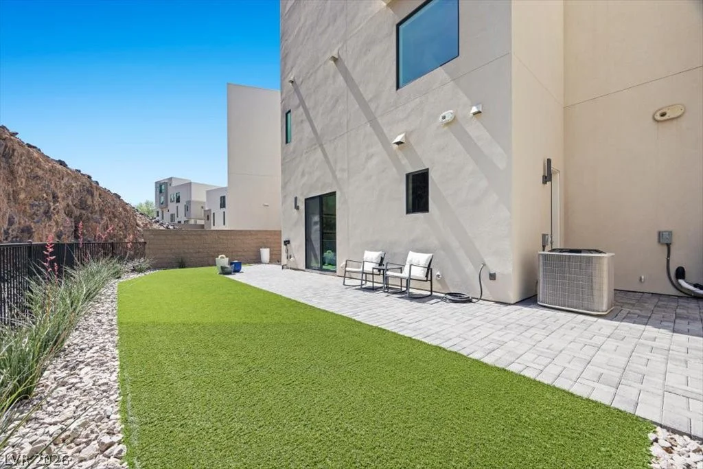 386 Solitude Peak, Henderson, NV 89012