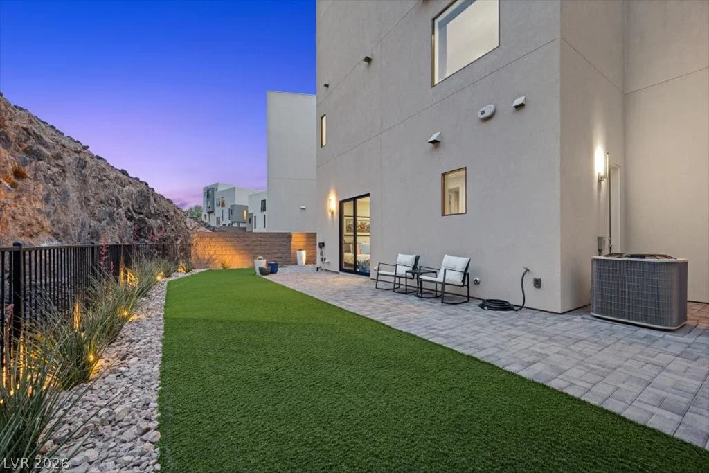 386 Solitude Peak, Henderson, NV 89012