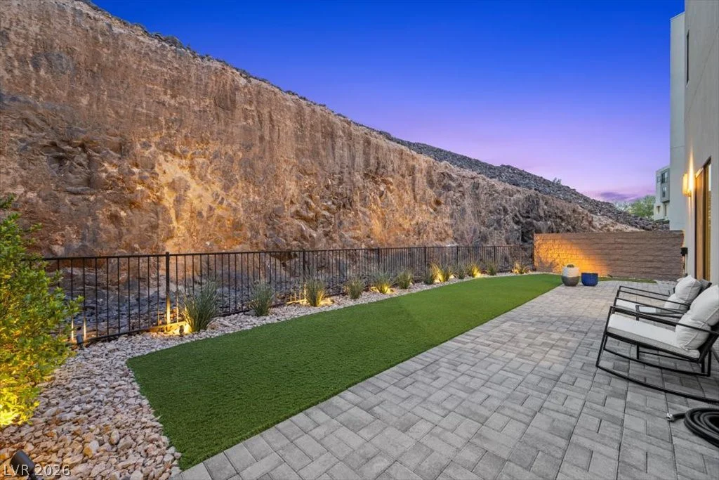 386 Solitude Peak, Henderson, NV 89012
