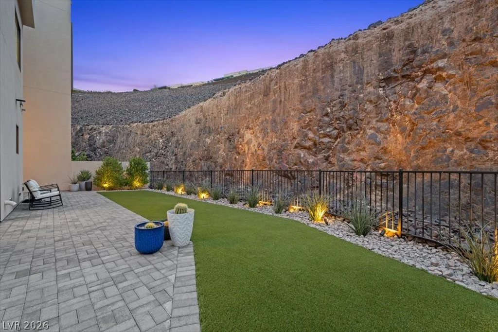 386 Solitude Peak, Henderson, NV 89012