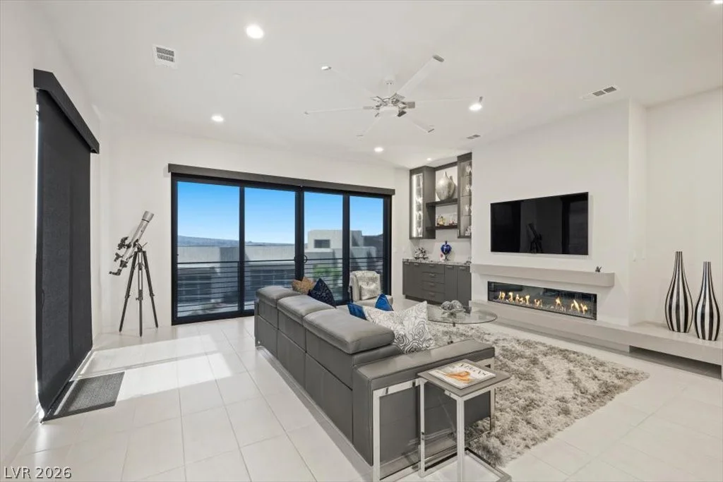 386 Solitude Peak, Henderson, NV 89012