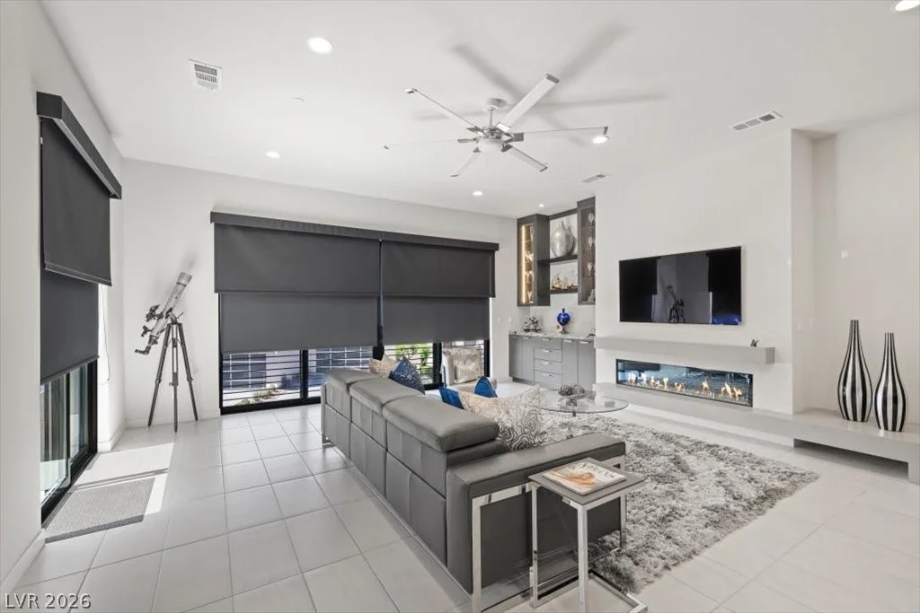 386 Solitude Peak, Henderson, NV 89012
