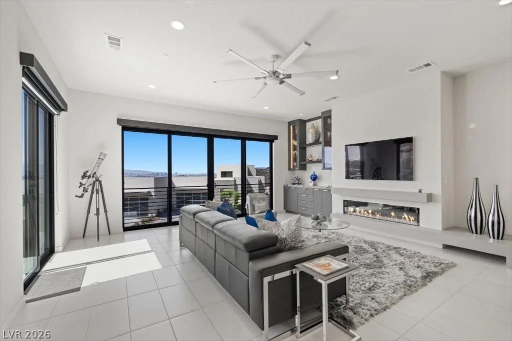 386 Solitude Peak, Henderson, NV 89012