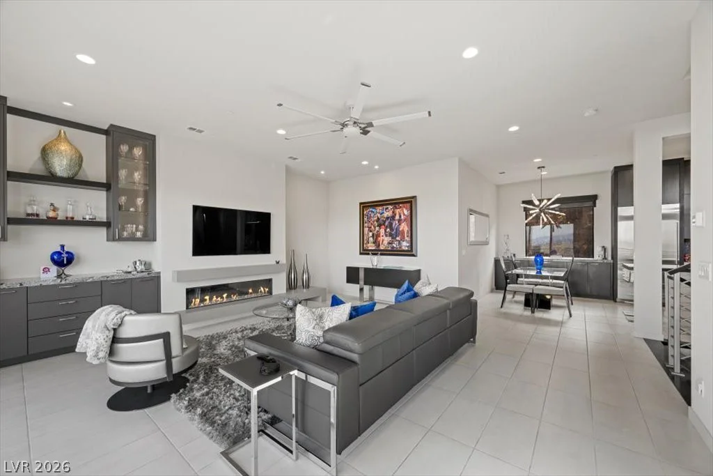 386 Solitude Peak, Henderson, NV 89012