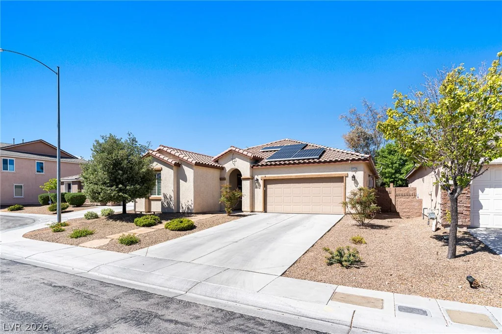8213 Dragonfly Bush, North Las Vegas, NV 89085