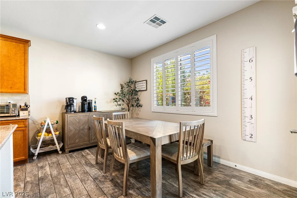 8213 Dragonfly Bush, North Las Vegas, NV 89085
