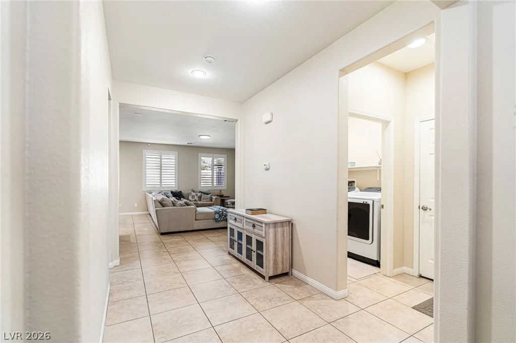8213 Dragonfly Bush, North Las Vegas, NV 89085
