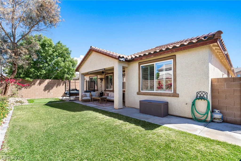 8213 Dragonfly Bush, North Las Vegas, NV 89085