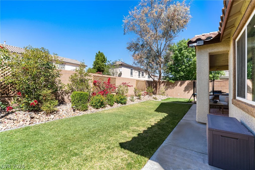 8213 Dragonfly Bush, North Las Vegas, NV 89085