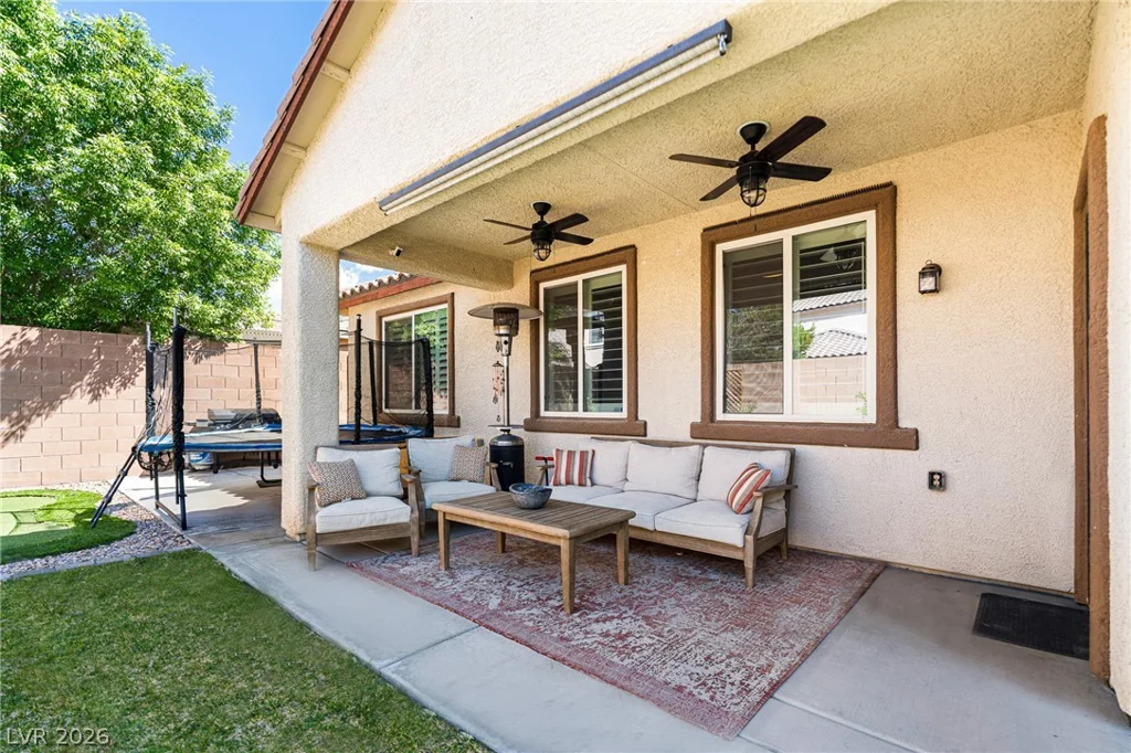 8213 Dragonfly Bush, North Las Vegas, NV 89085