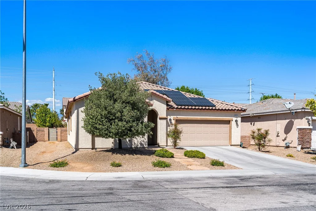 8213 Dragonfly Bush, North Las Vegas, NV 89085