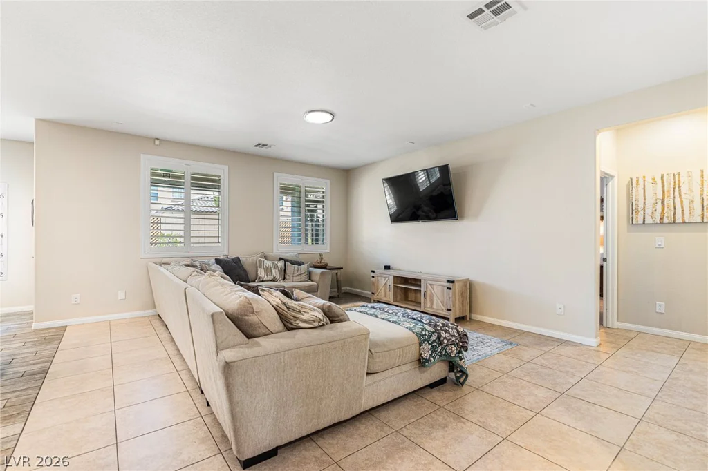 8213 Dragonfly Bush, North Las Vegas, NV 89085