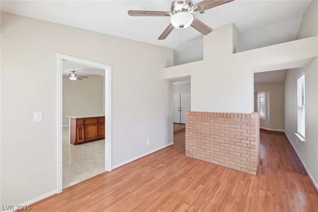 3305 Palmdesert, Las Vegas, NV 89120