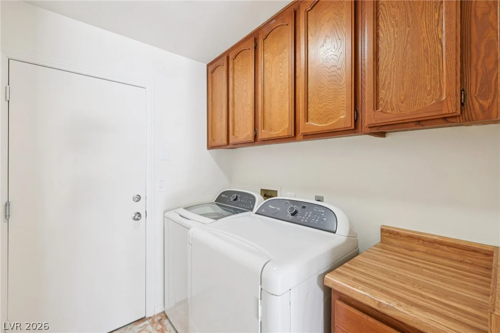 3305 Palmdesert, Las Vegas, NV 89120
