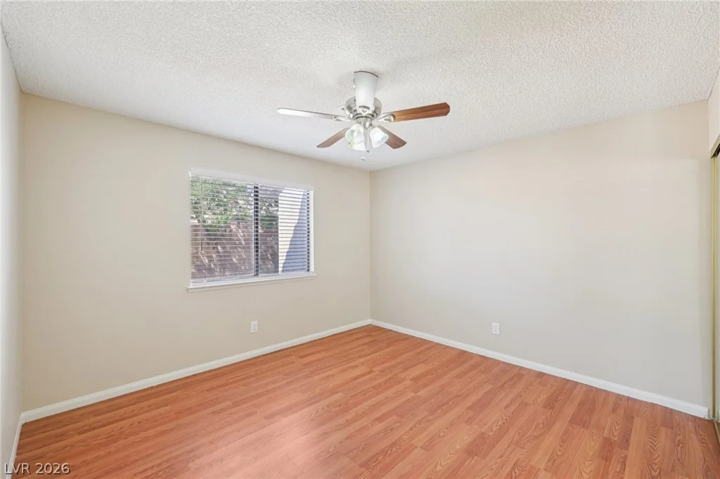 3305 Palmdesert, Las Vegas, NV 89120