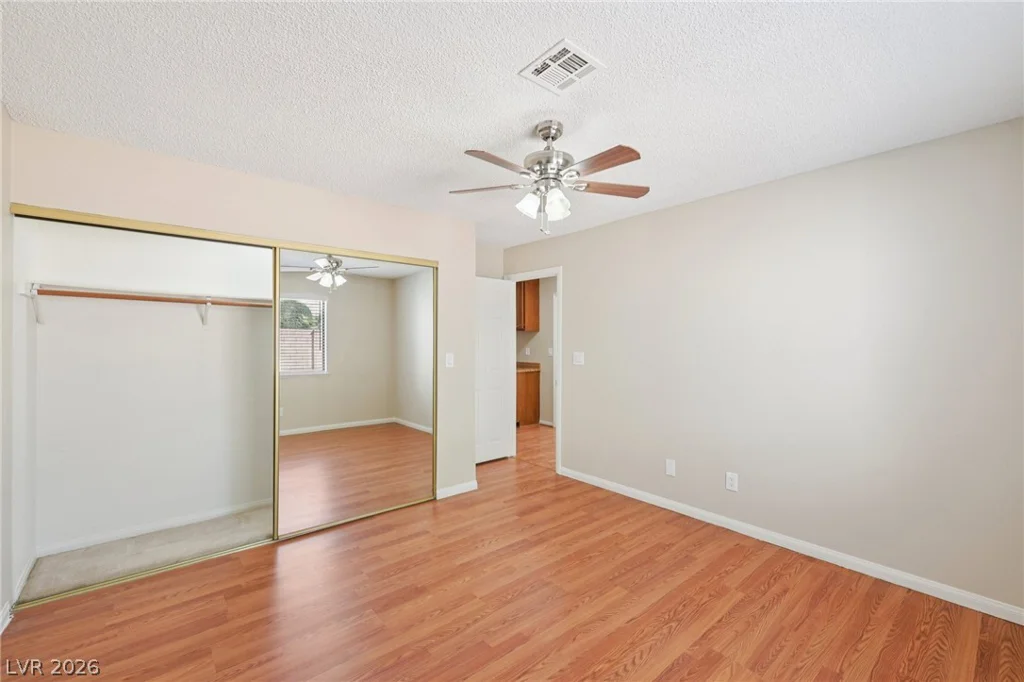 3305 Palmdesert, Las Vegas, NV 89120