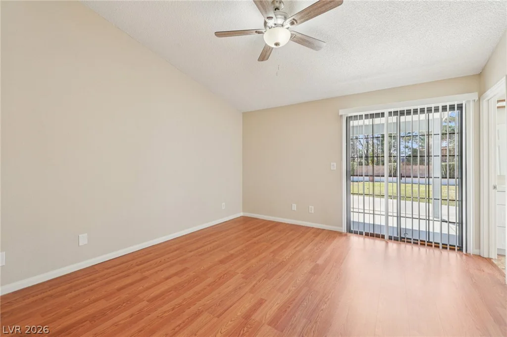 3305 Palmdesert, Las Vegas, NV 89120
