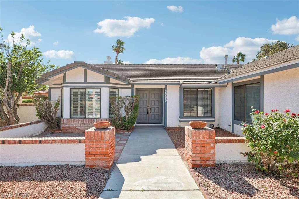 3305 Palmdesert, Las Vegas, NV 89120