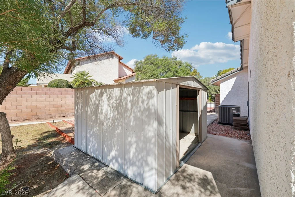 3305 Palmdesert, Las Vegas, NV 89120