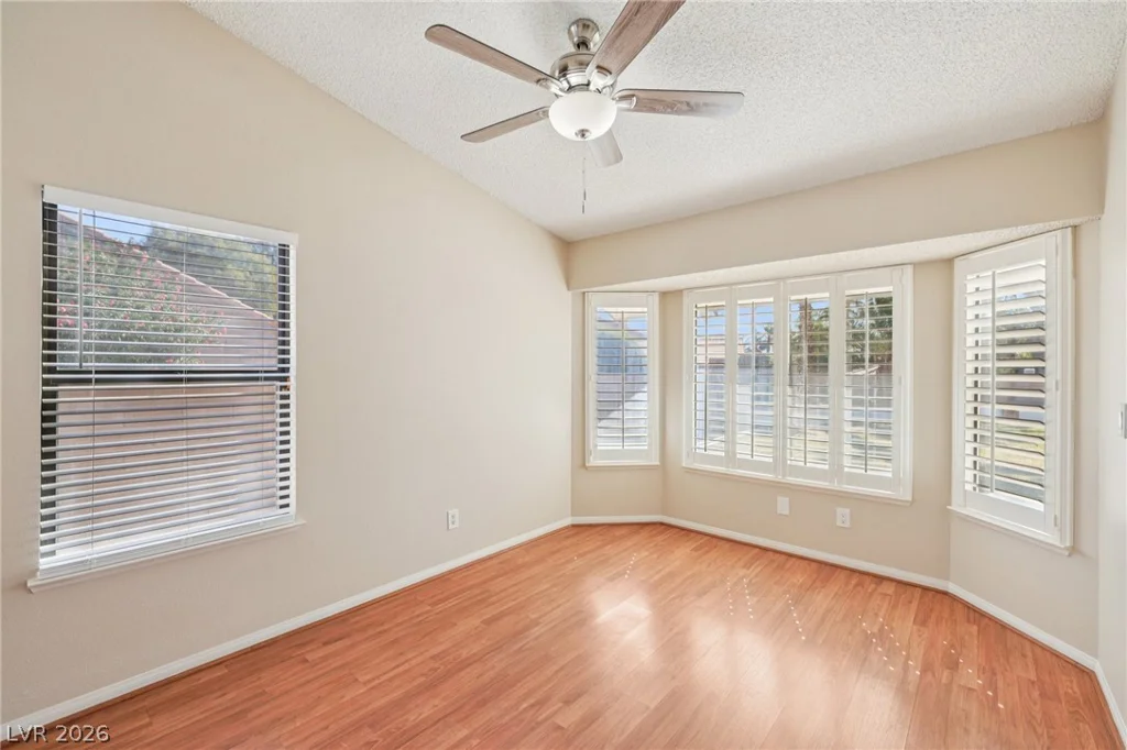 3305 Palmdesert, Las Vegas, NV 89120
