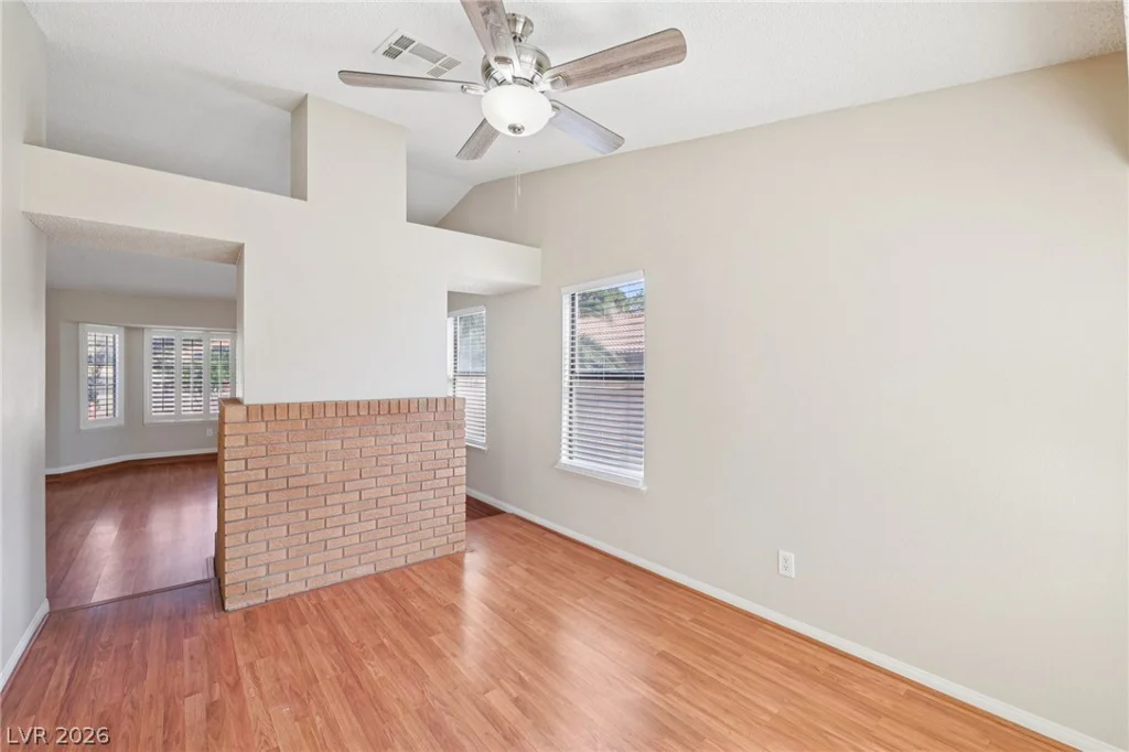 3305 Palmdesert, Las Vegas, NV 89120
