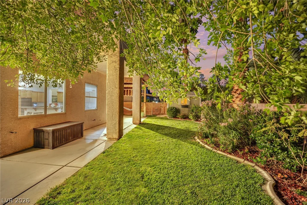 1437 Blazing Sand, Las Vegas, NV 89110