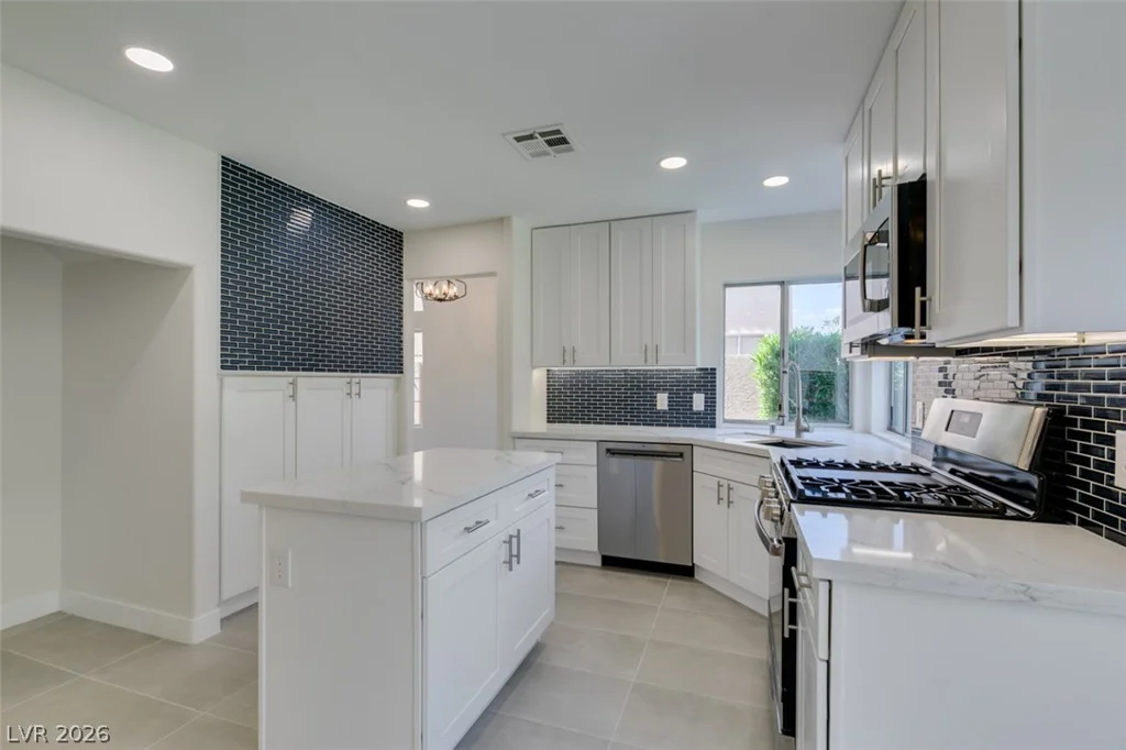 8324 Hollow Wharf, Las Vegas, NV 89128